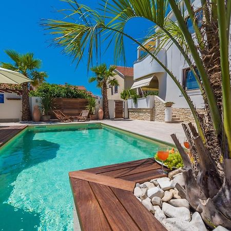 Apartments "Villa Antisin" With Heated Pool Zadar Ngoại thất bức ảnh