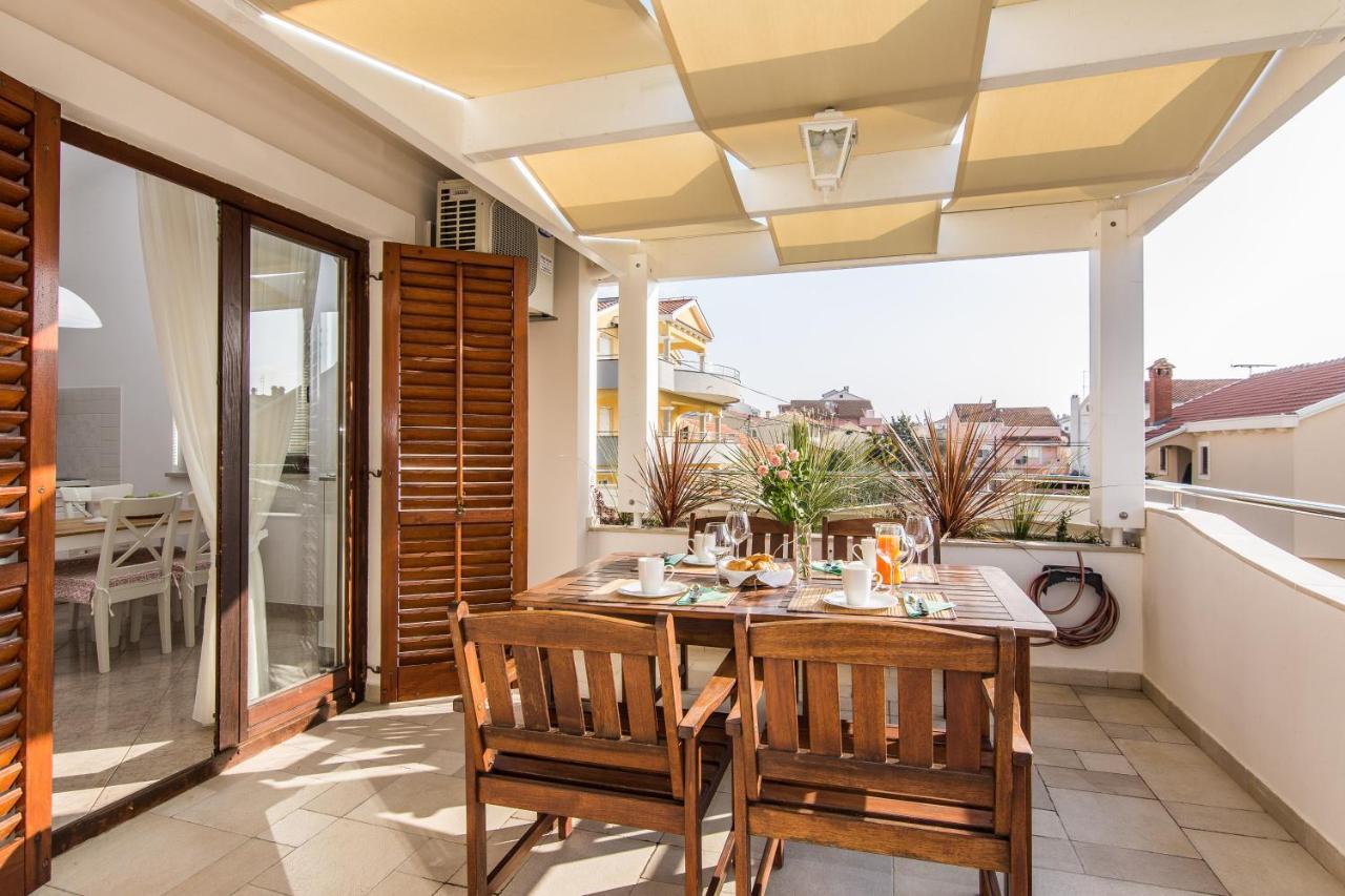 Apartments "Villa Antisin" With Heated Pool Zadar Ngoại thất bức ảnh