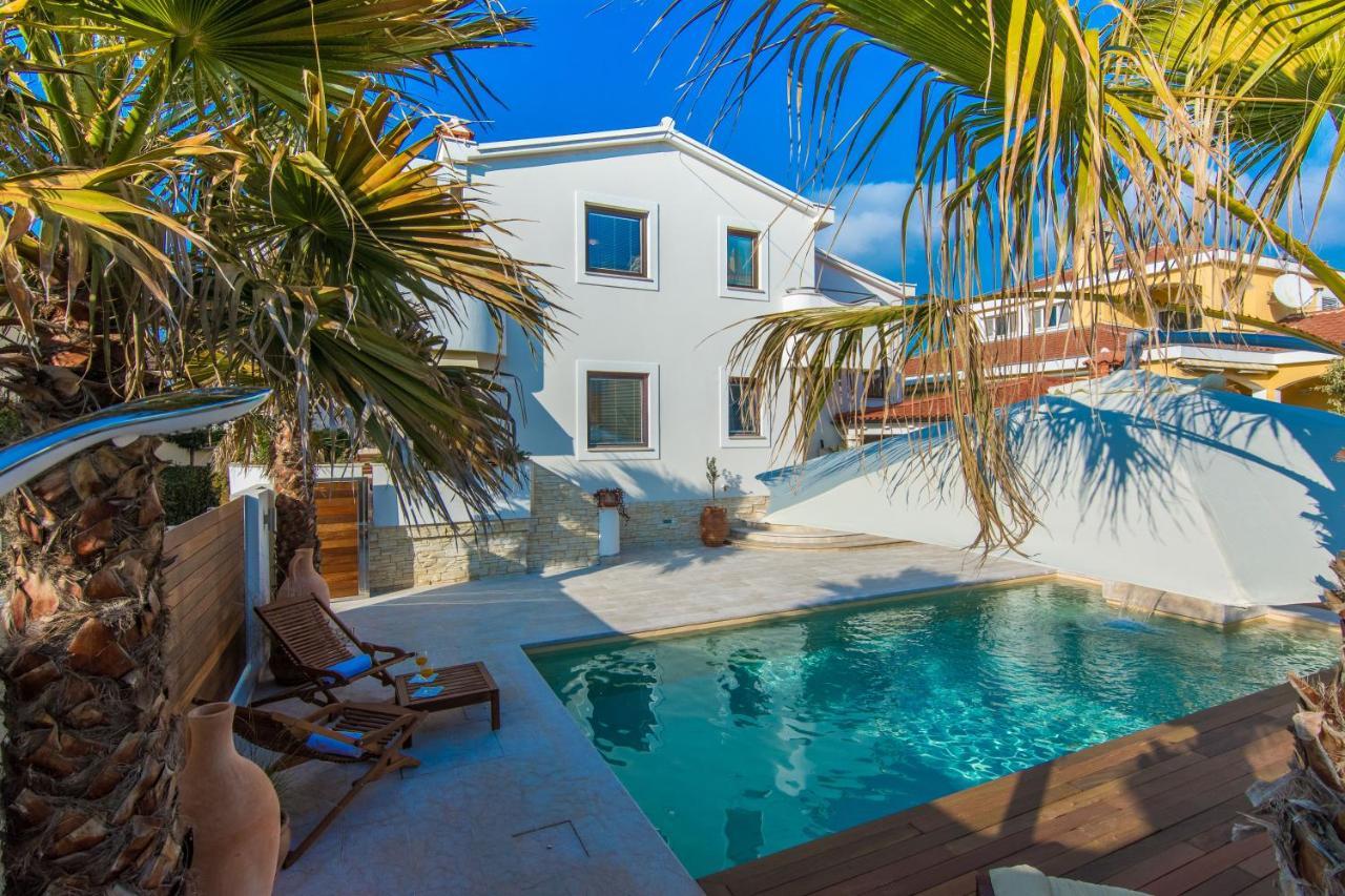 Apartments "Villa Antisin" With Heated Pool Zadar Ngoại thất bức ảnh
