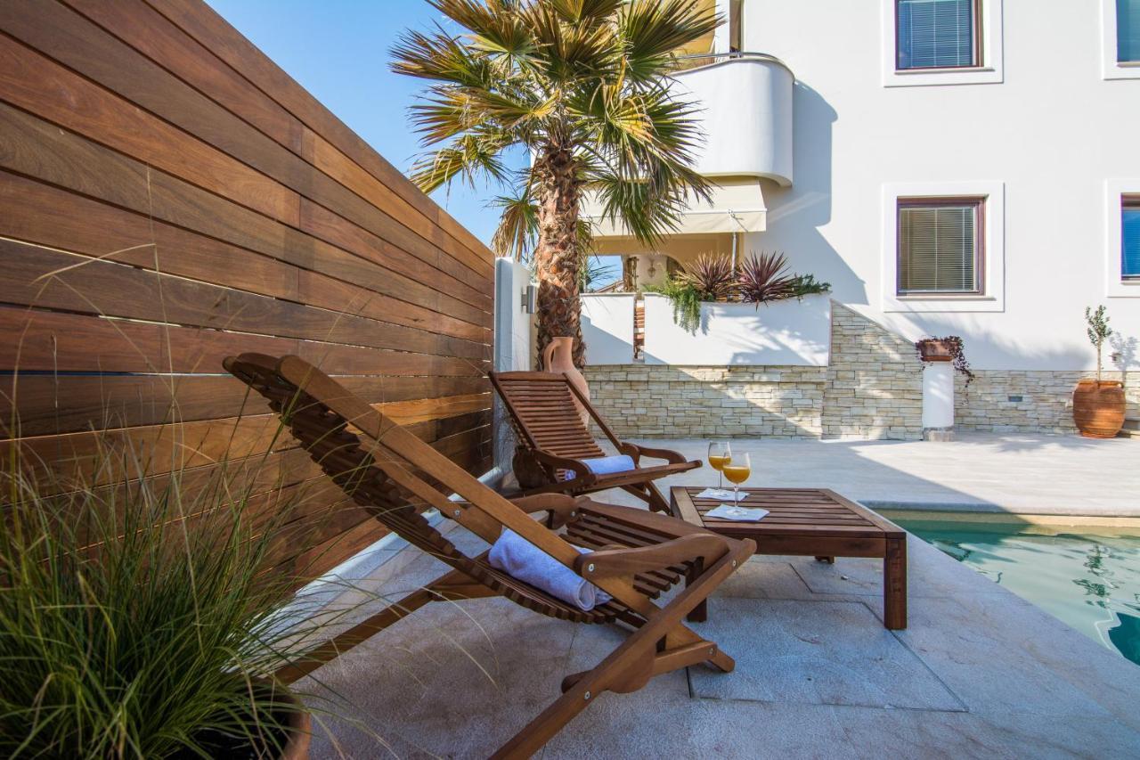 Apartments "Villa Antisin" With Heated Pool Zadar Ngoại thất bức ảnh