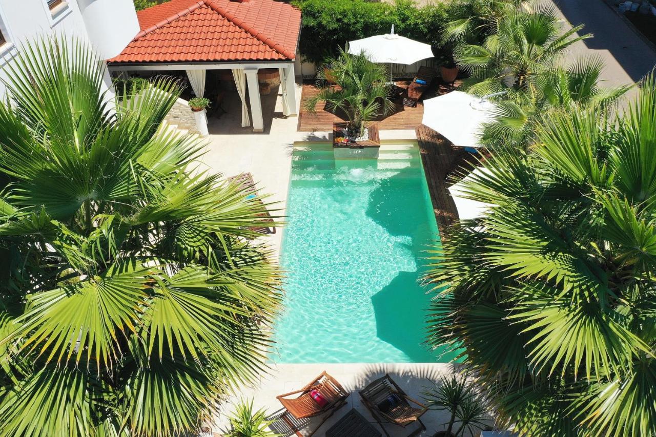Apartments "Villa Antisin" With Heated Pool Zadar Ngoại thất bức ảnh