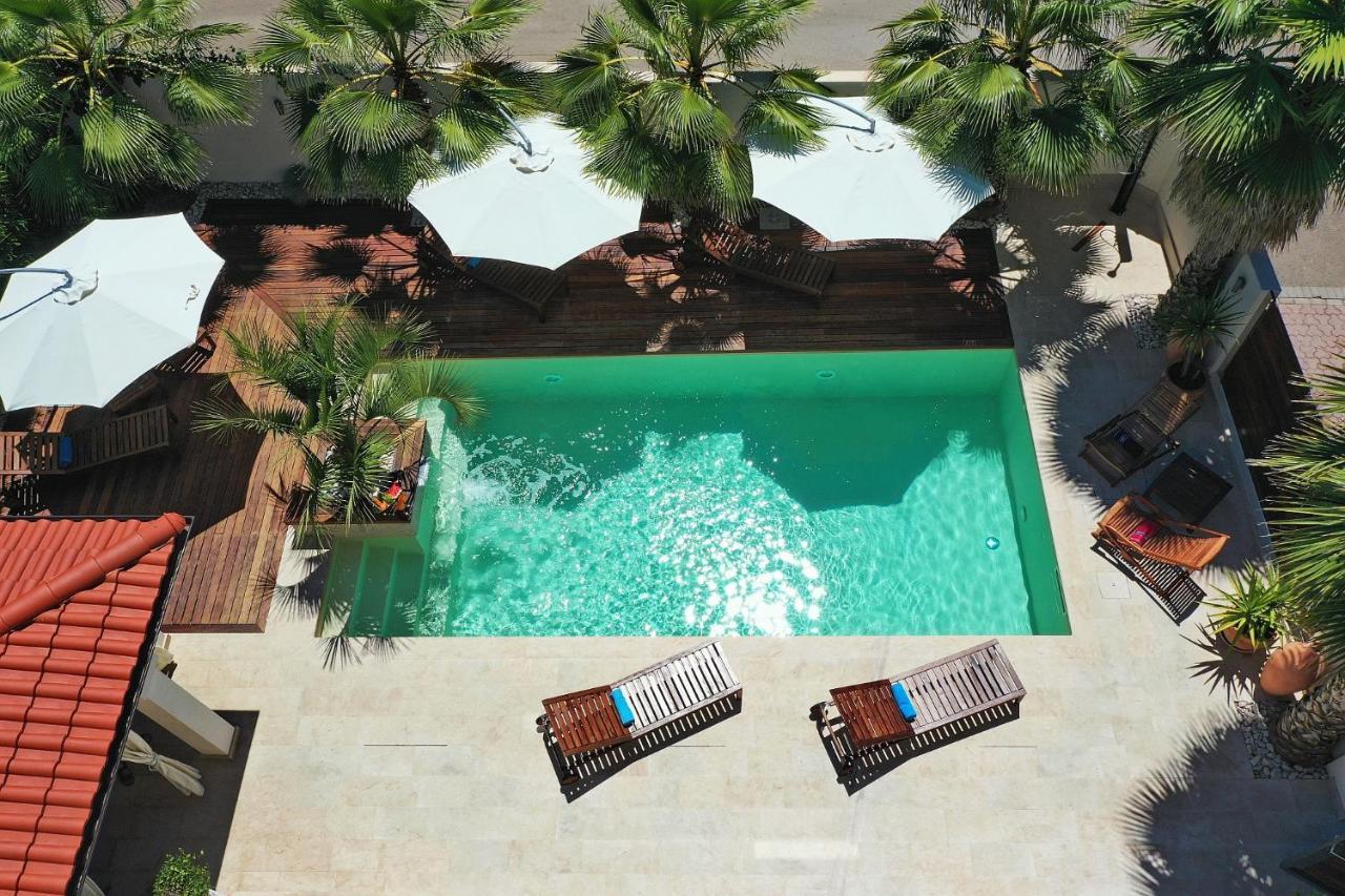 Apartments "Villa Antisin" With Heated Pool Zadar Ngoại thất bức ảnh