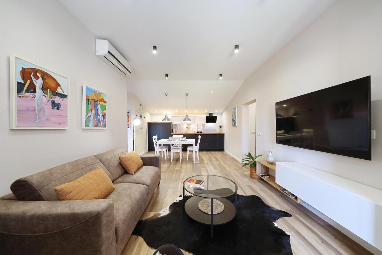 Apartments "Villa Antisin" With Heated Pool Zadar Ngoại thất bức ảnh