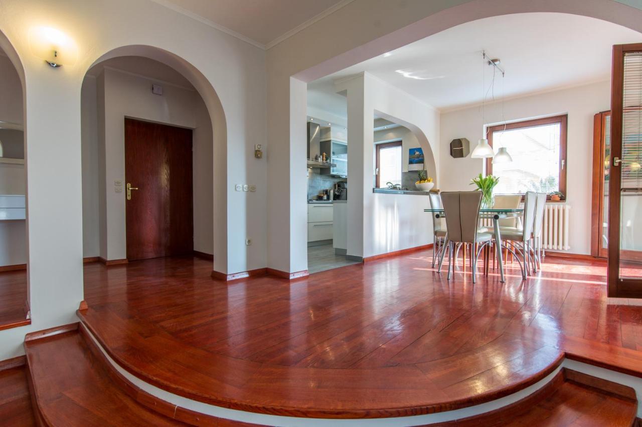 Apartments "Villa Antisin" With Heated Pool Zadar Ngoại thất bức ảnh