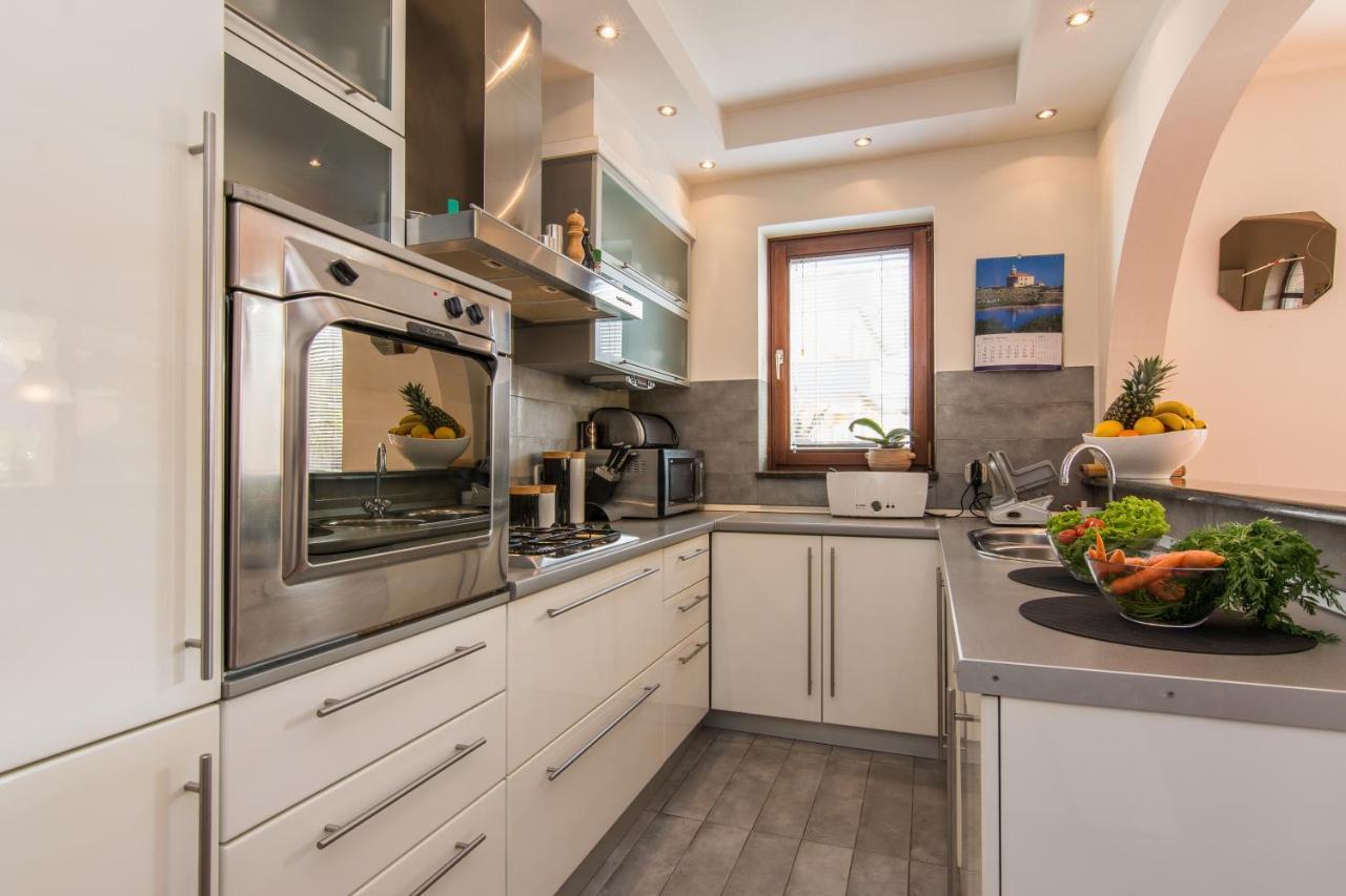 Apartments "Villa Antisin" With Heated Pool Zadar Ngoại thất bức ảnh